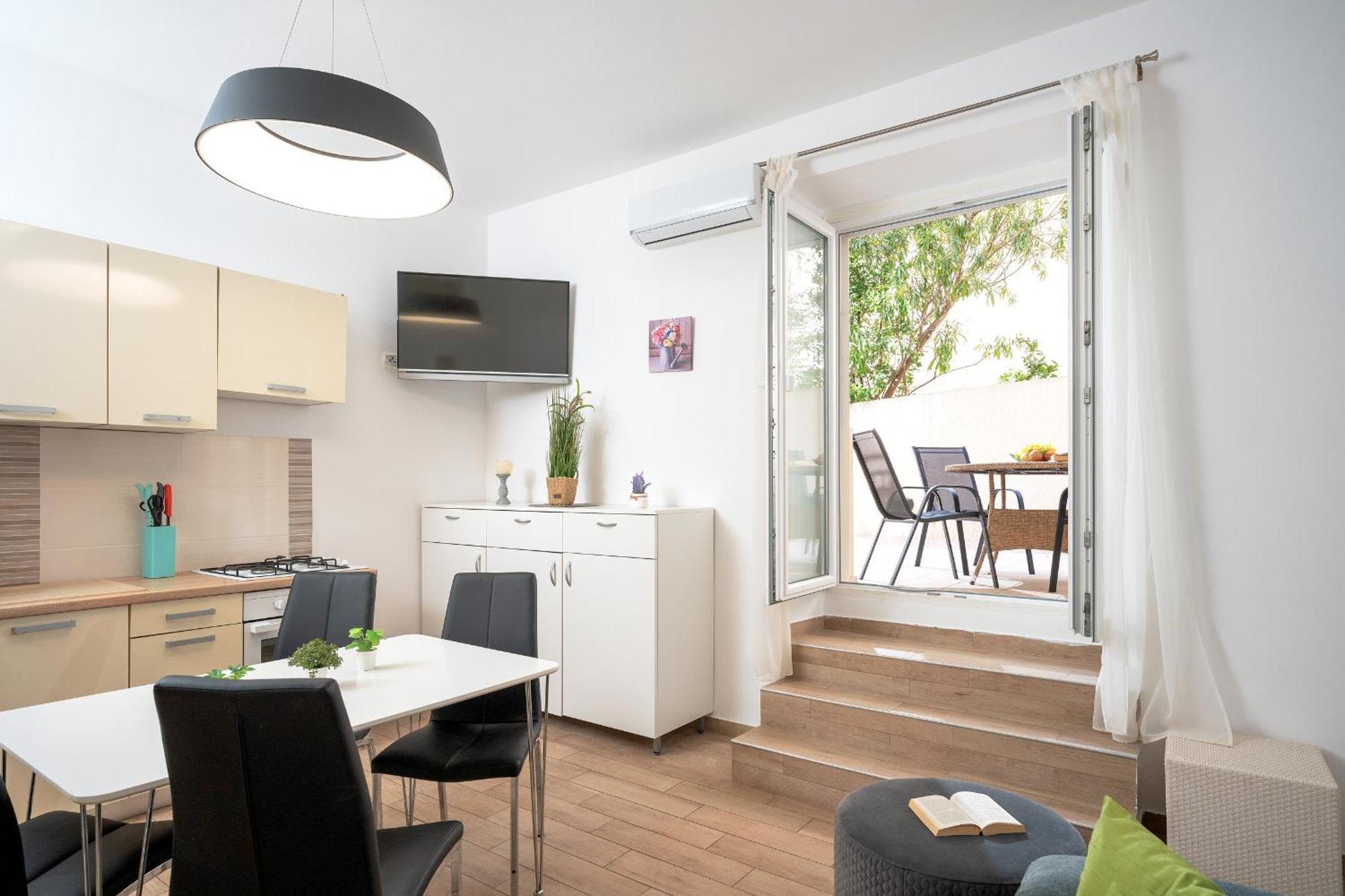 Villa Rajski Dvor Bol Exteriör bild
